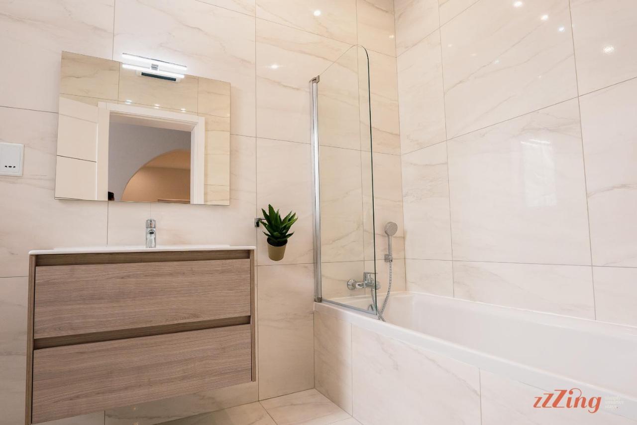 Stunning With A Heated Jacuzzi * St. Paul's Bay